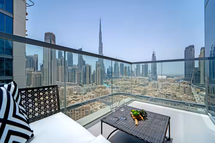 Downtown 1‑bed with Burj view
